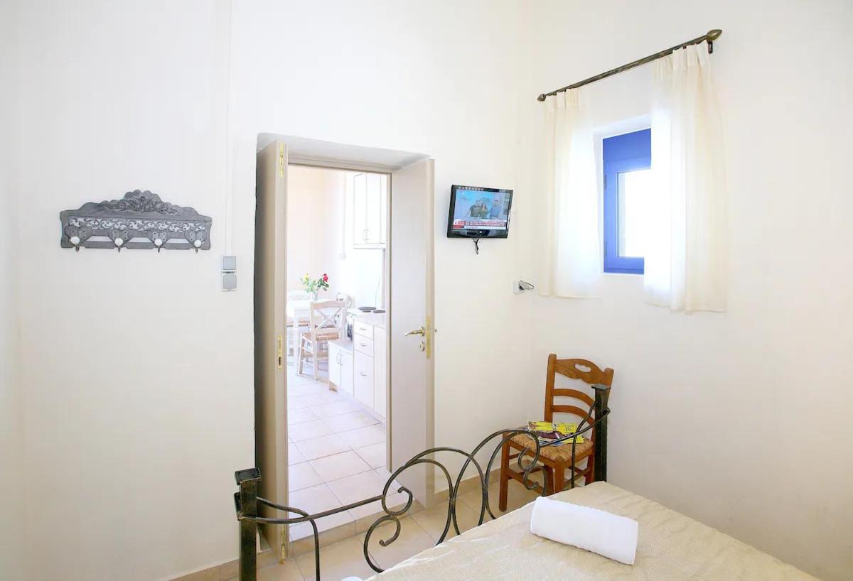 On The Beach Apartments Khora Sfakion Bagian luar foto