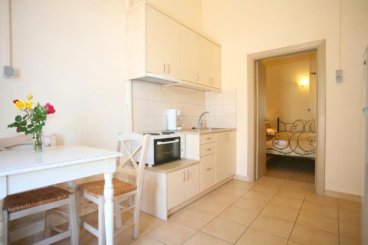 On The Beach Apartments Khora Sfakion Bagian luar foto