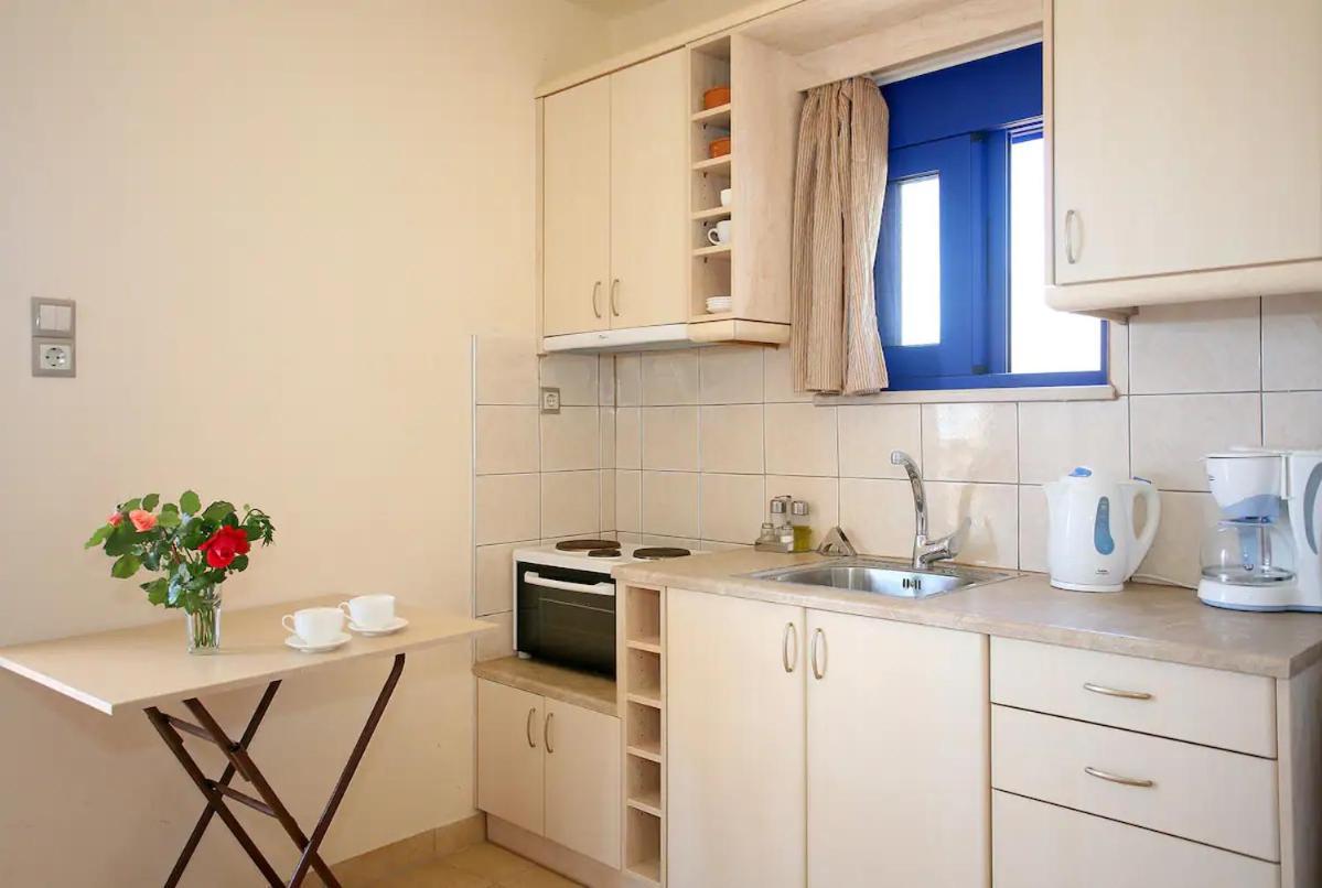 On The Beach Apartments Khora Sfakion Bagian luar foto