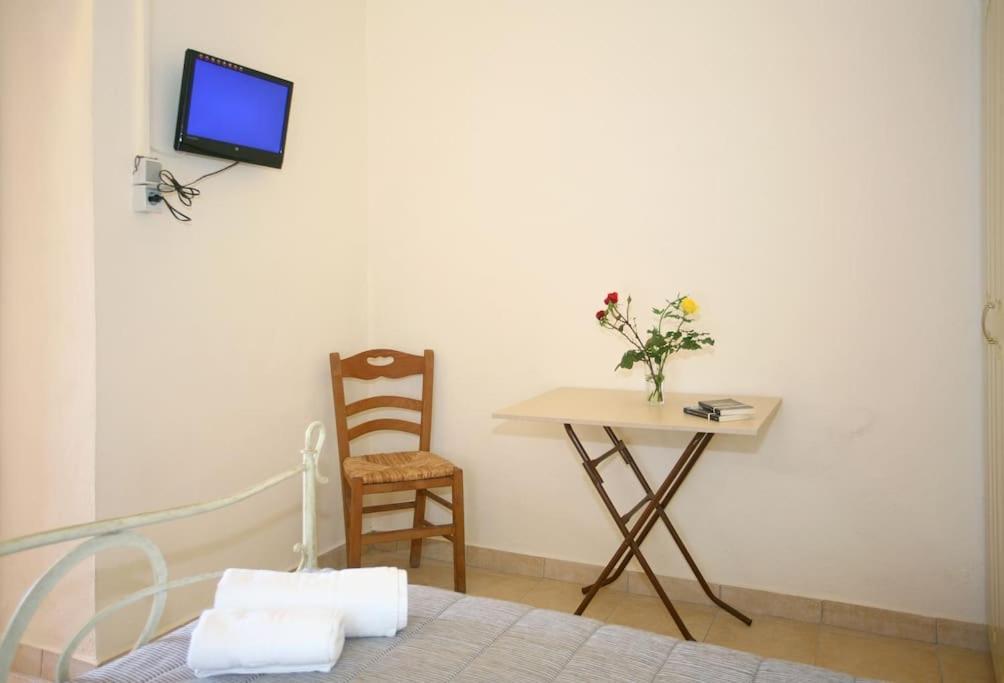 On The Beach Apartments Khora Sfakion Bagian luar foto