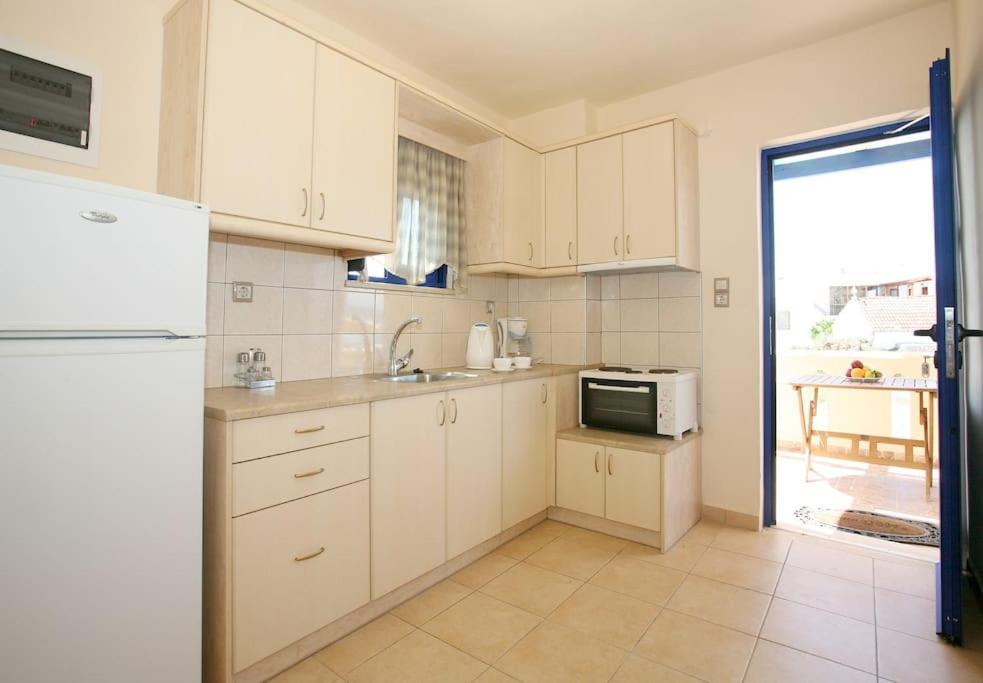 On The Beach Apartments Khora Sfakion Bagian luar foto