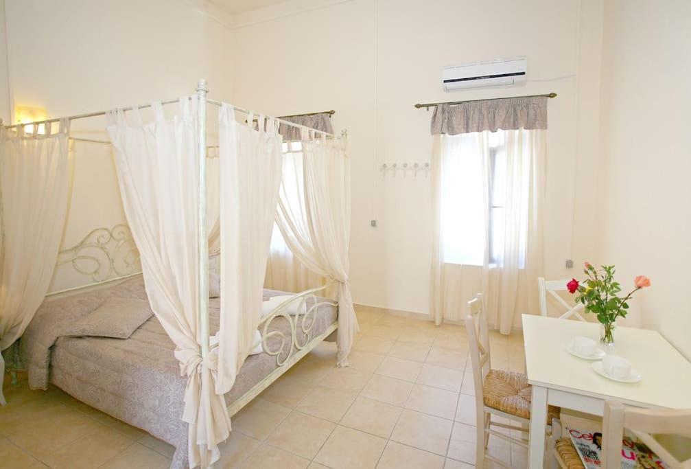 On The Beach Apartments Khora Sfakion Bagian luar foto